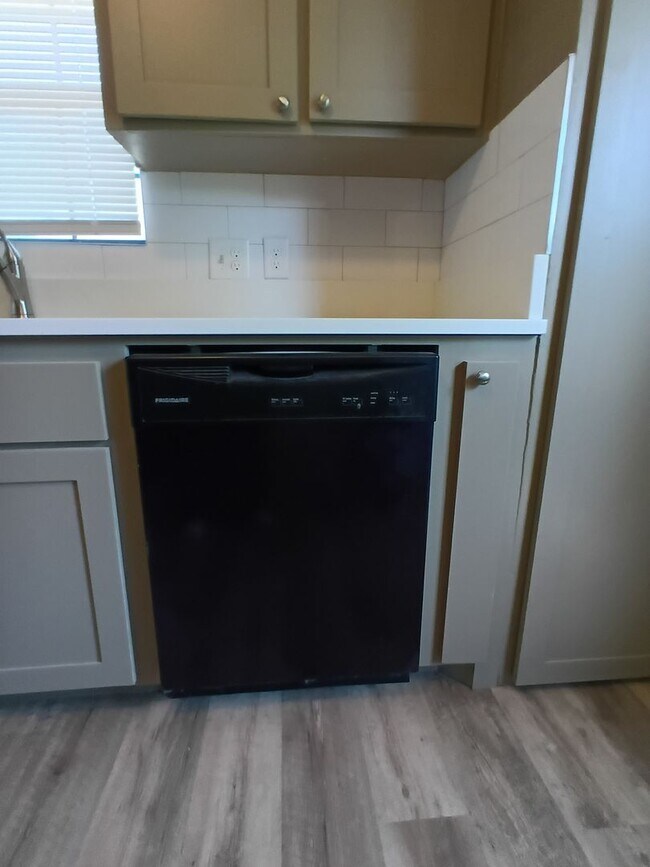 Building Photo - Midwest City Schools!