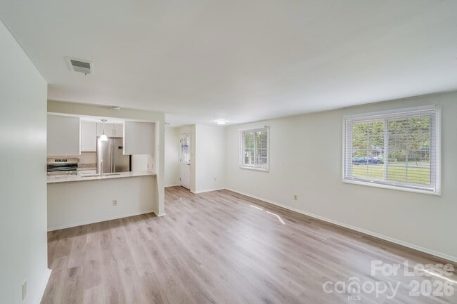 Building Photo - 5001 Forest Mountain Ct
