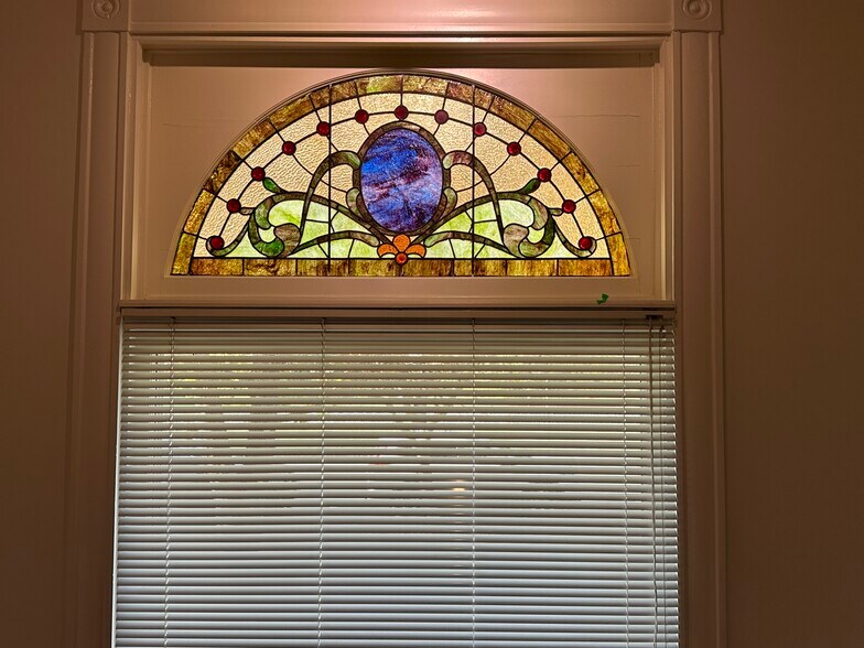 Building Photo - 2608 Frankfort Ave
