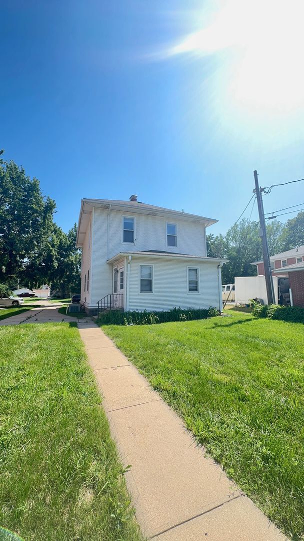 Building Photo - 3+ bedroom, 2 bath in south Lincoln