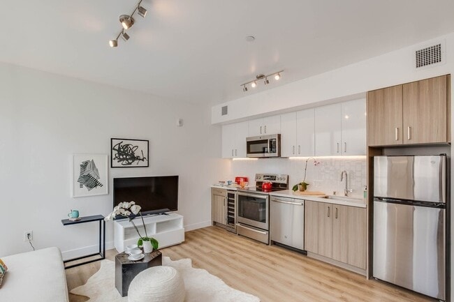 Building Photo - 601 Tennessee St