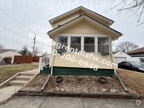 Building Photo - 3 bedroom home