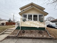 Building Photo - 3 bedroom home