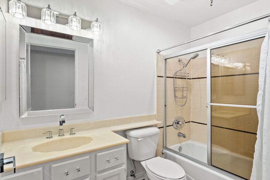 Building Photo - 14630 Dickens St