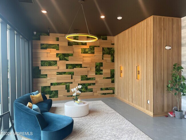 Building Photo - 521 Lake Ave