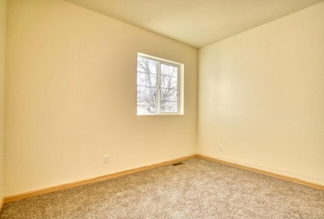 Building Photo - 126 2nd St