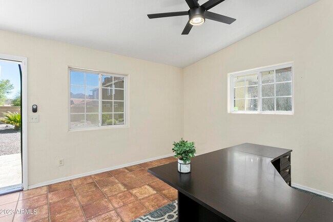 Building Photo - 1806 E Redfield Rd
