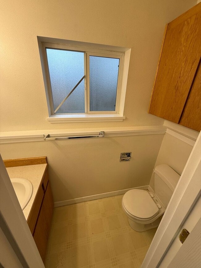 Building Photo - 180-190 NE 10th St