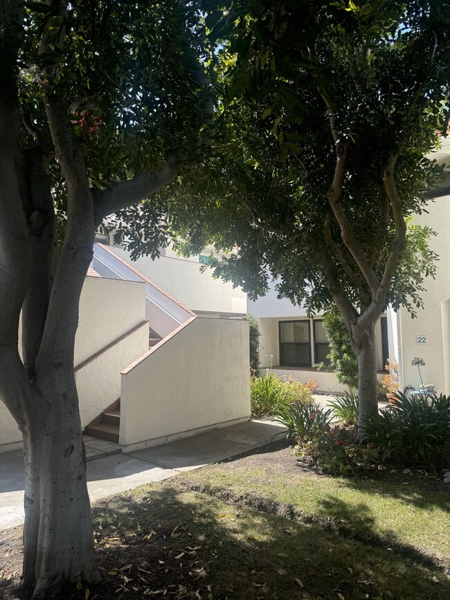 Building Photo - 16130 Avenida Venusto