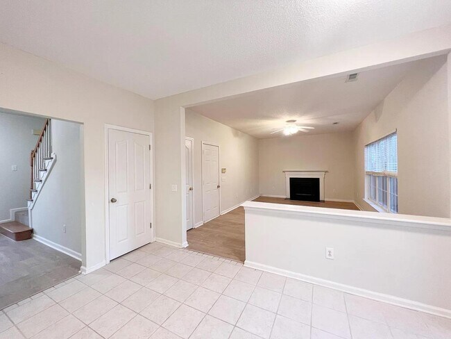Building Photo - 19 Glencove Ct