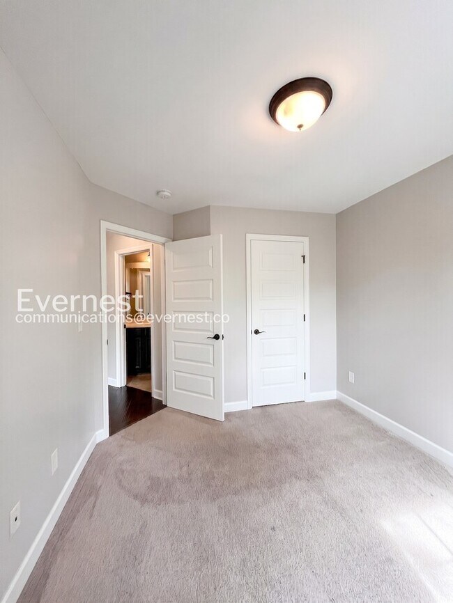 Building Photo - 1828 Wild Oaks Ct