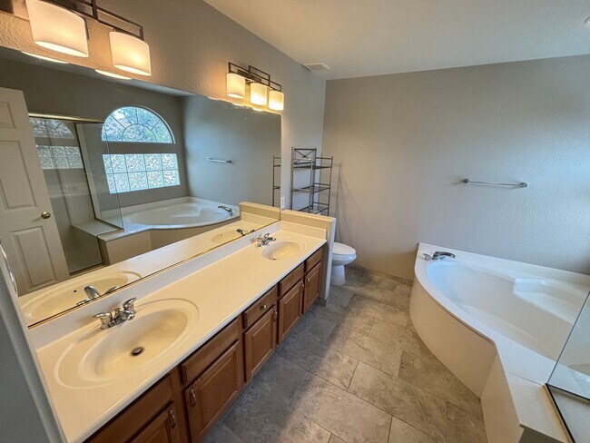 Building Photo - Beautiful two-story home with 4Bed /2.5Bath w Loft located in Henderson Nevada! Make the Move for...