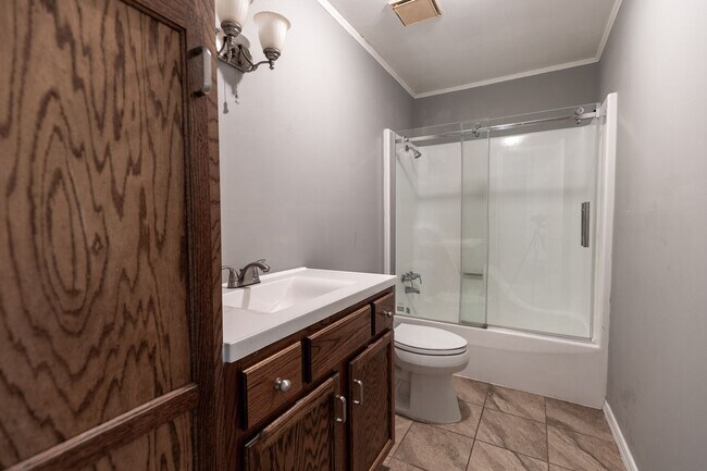 Building Photo - PRICE REDUCTION! 3 BEDROOM HOME WITH BARN-...