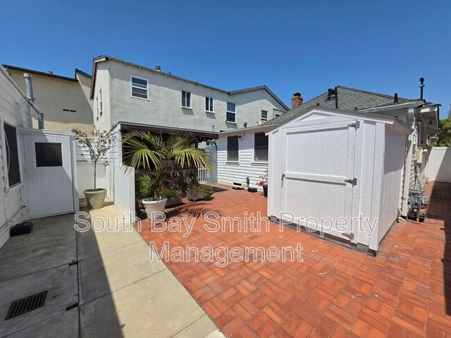Building Photo - 57 7th Ct
