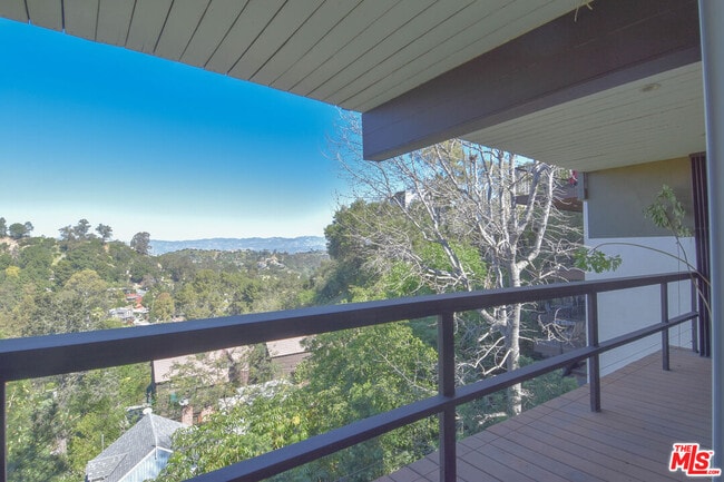 Building Photo - 8895 Appian Way