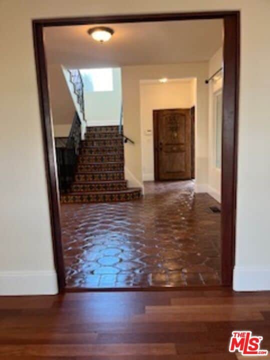 Building Photo - 8302 S Sepulveda Blvd