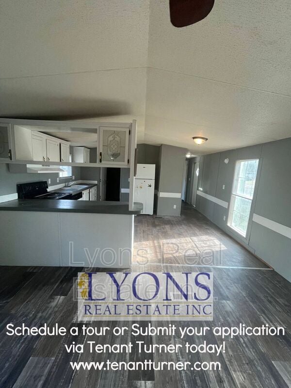 Building Photo - 503 Chamblee Dr