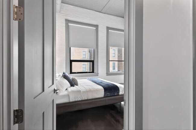 Building Photo - 21 E 15th St