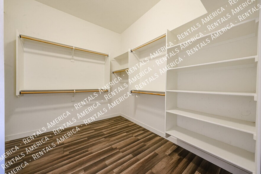 Building Photo - 8351 W Rosewood Ln