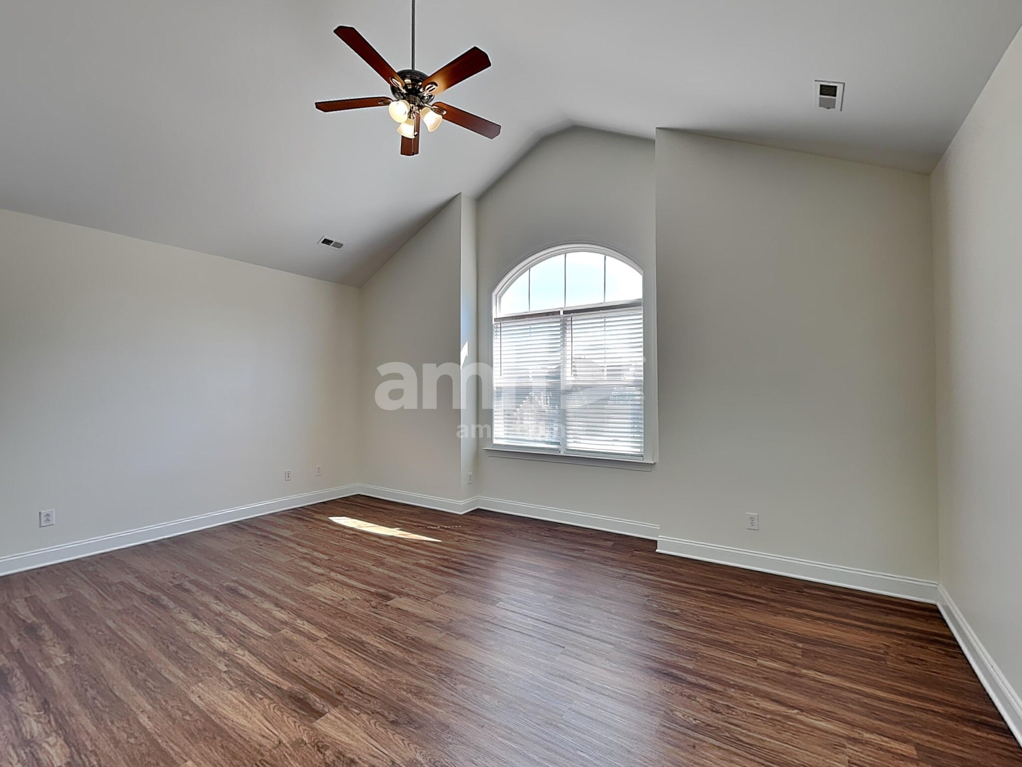 Building Photo - 8100 Lynwood Square