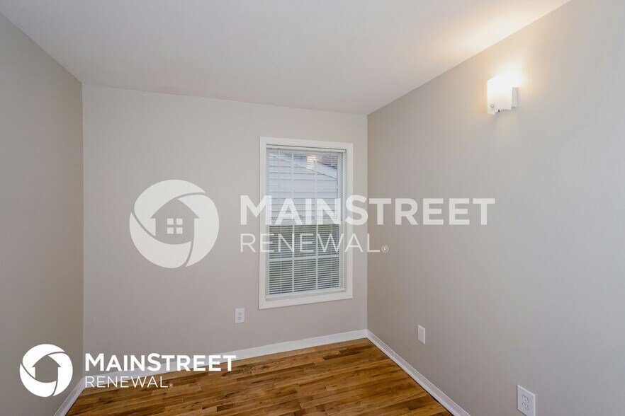 Building Photo - 326 N 18th St