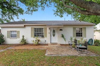 Building Photo - 4215 W Bay Vista Ave