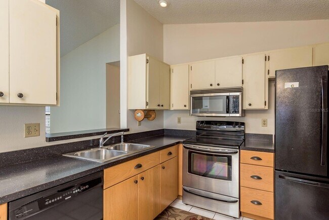Building Photo - 10918 Freemont Dr