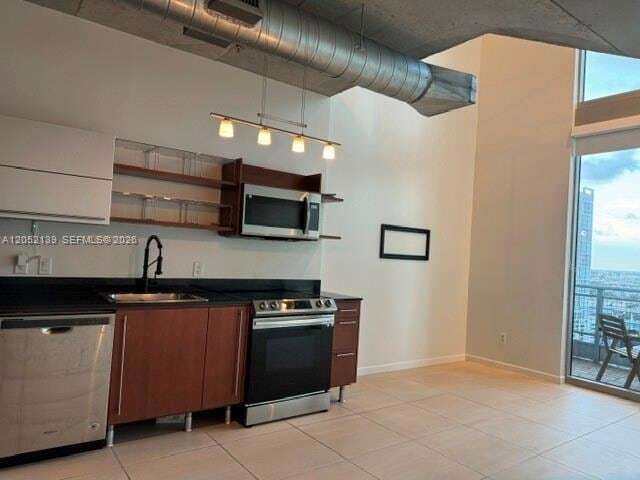 Building Photo - 690 SW 1st Ct
