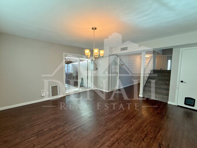 Building Photo - 1114 S Surfside Dr