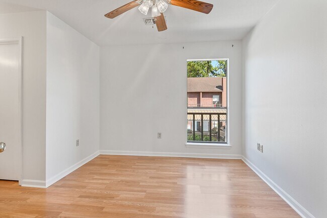 Building Photo - 956 Ridgepoint Ct
