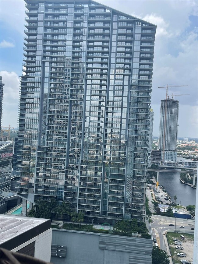 Building Photo - 500 Brickell Ave