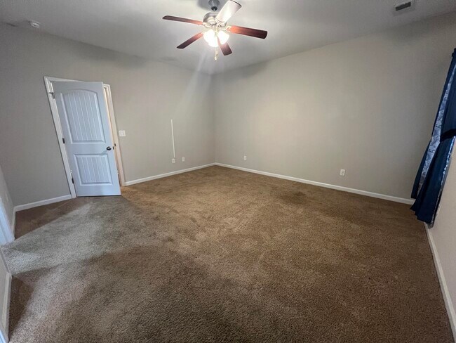 Building Photo - 3177 Mayflower Ln