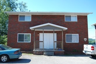 Building Photo - 82 Township Rd 1118