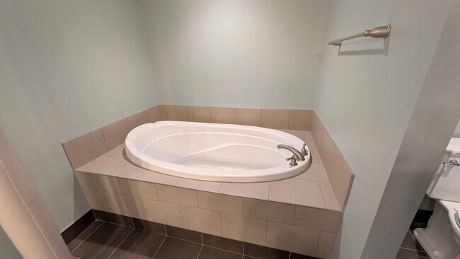 Building Photo - 149 Swan St