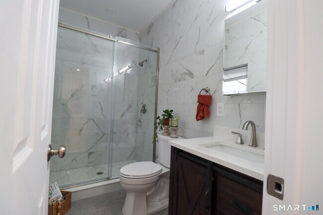 Building Photo - 55 Channing St