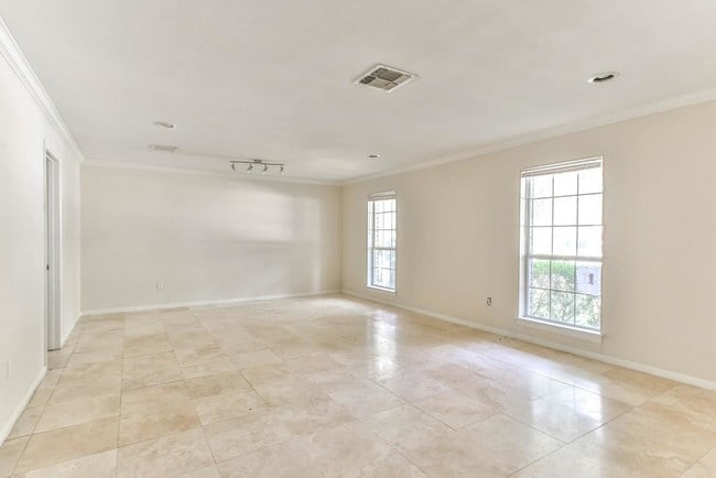 Building Photo - 3839 Sun Valley Dr