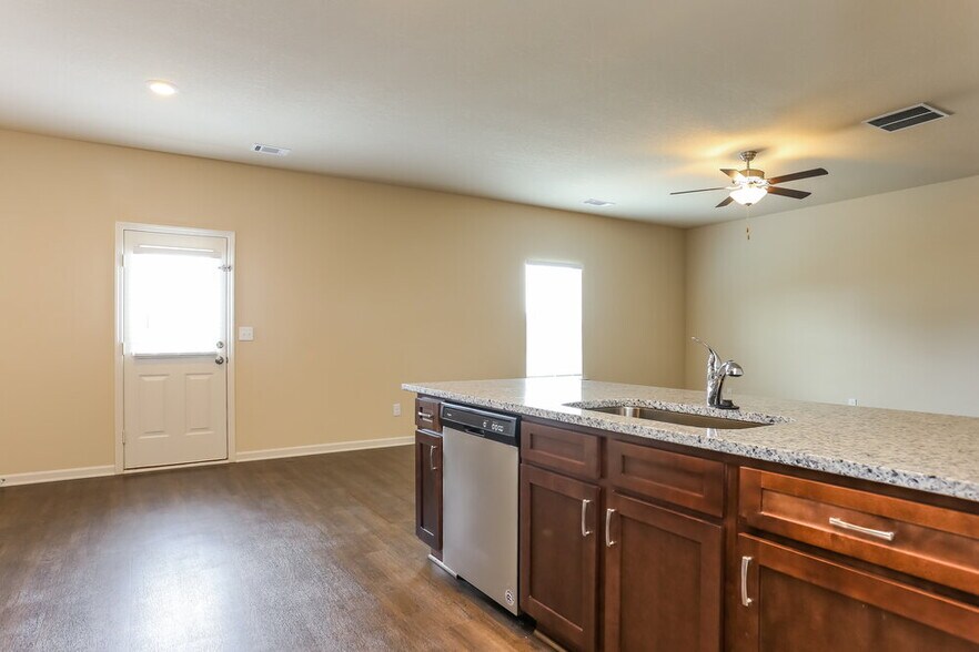Building Photo - 3343 Clawing Hawk Way