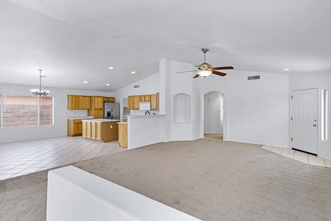 Building Photo - Beautiful Large 3 Bedroom home in Parkwood...