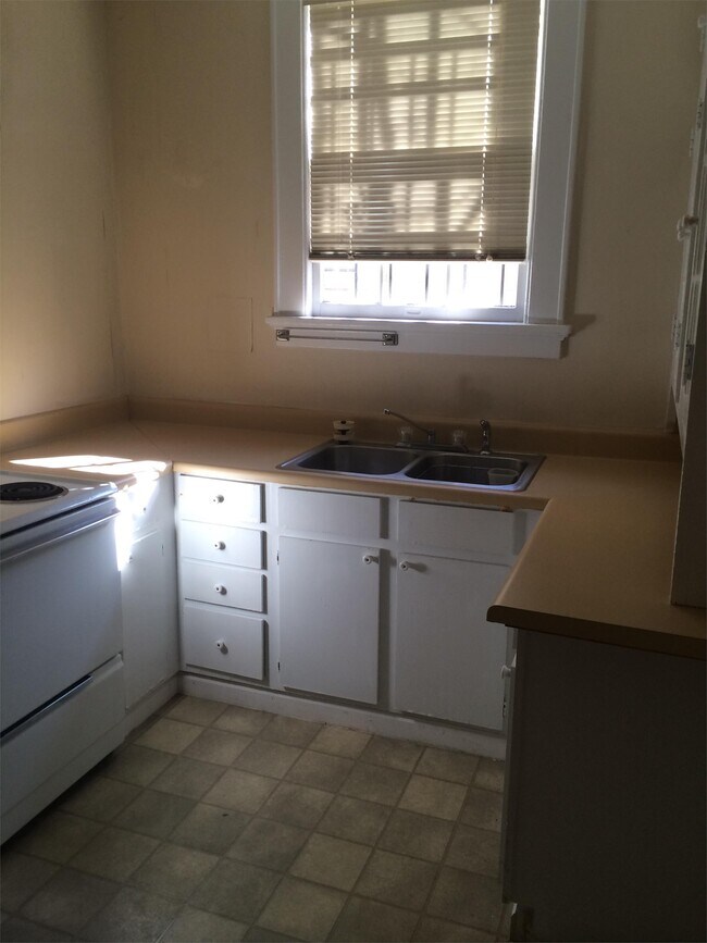 Building Photo - 1301 S McDonough St