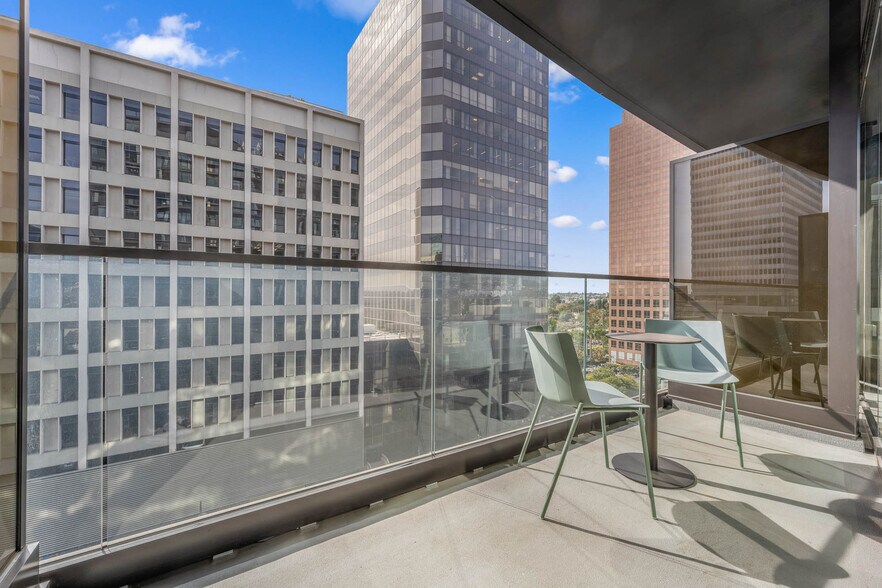 Building Photo - 6401 Wilshire Blvd