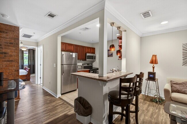 Building Photo - TDY Special! 1/1 fully furnished