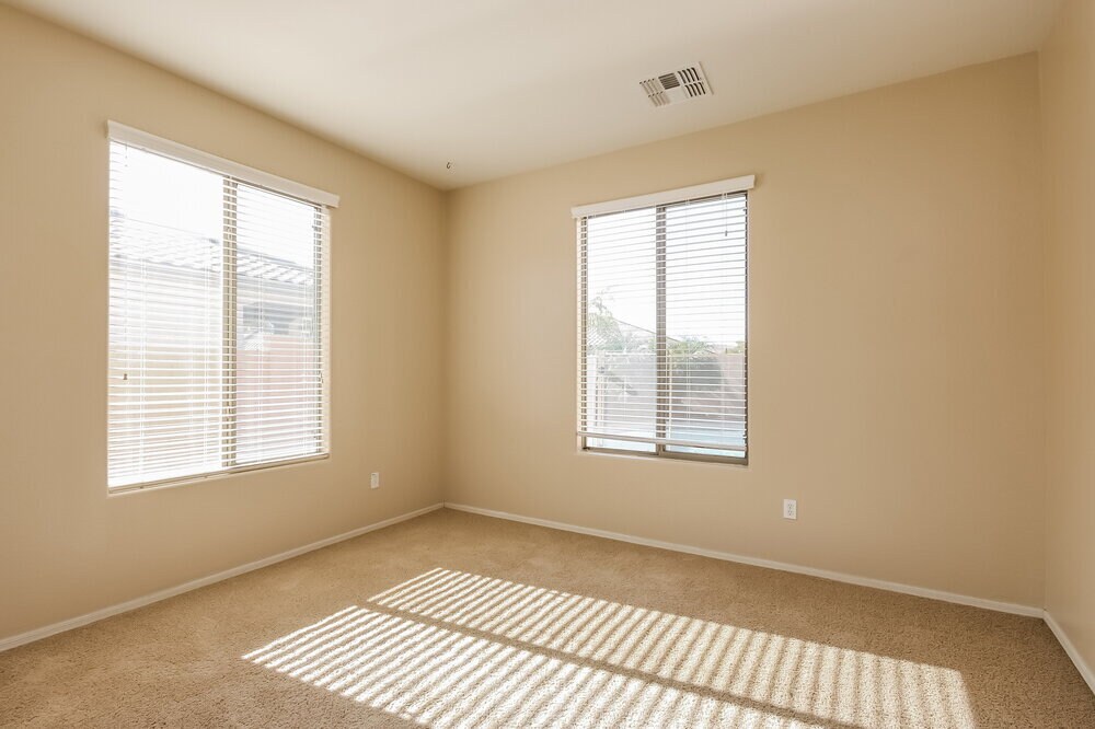 Building Photo - 6890 S Pearl Dr
