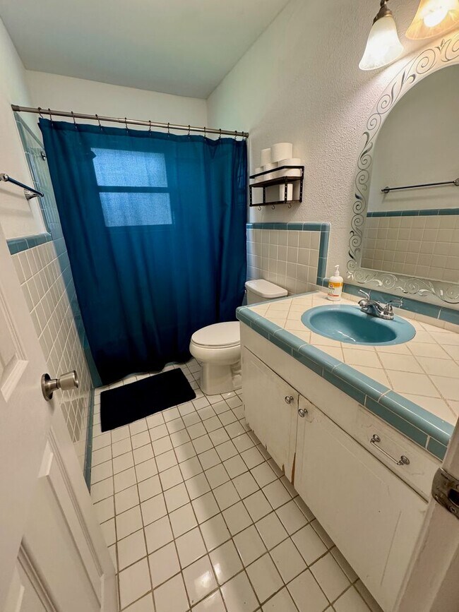 Building Photo - Spacious McAlester Home with Workshop Acce...