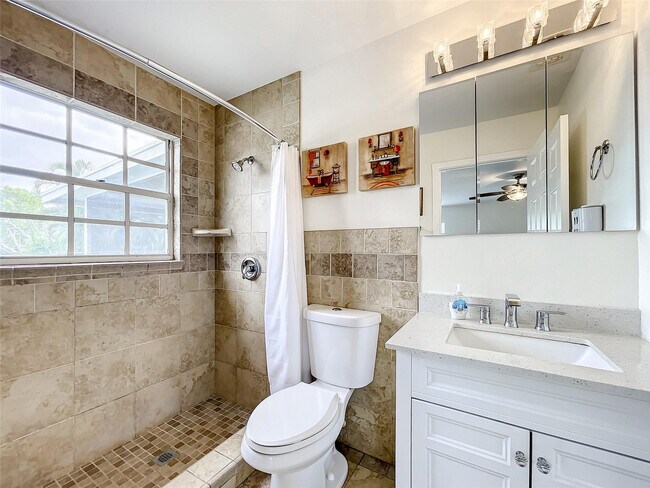 Building Photo - 2887 SW Ann Arbor Rd