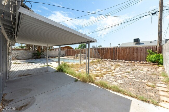 Building Photo - 5809 Pebble Beach Blvd