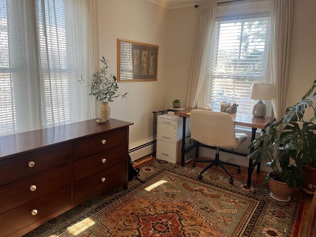 Building Photo - 105 Central St