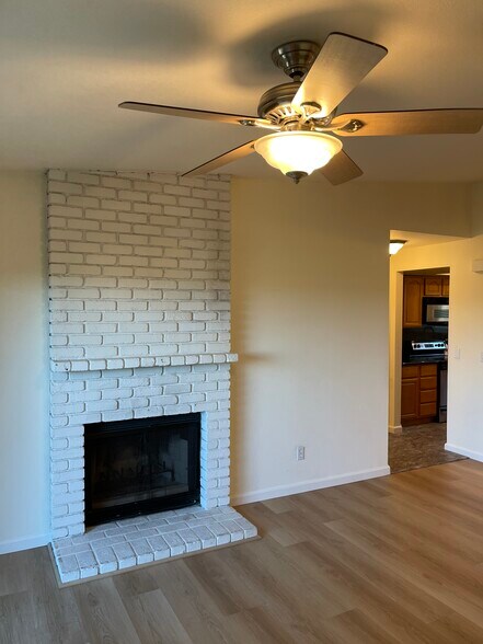 Building Photo - 2055 Sierra Rd