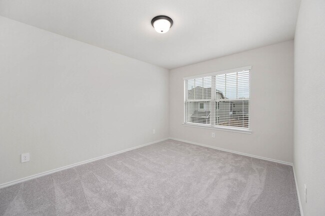 Building Photo - 3405 Knighton Hill Dr