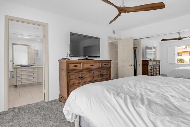 Building Photo - 17 Lugo Dr