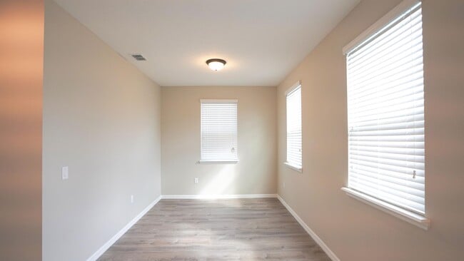 Building Photo - 12663 Salomon Cove Dr